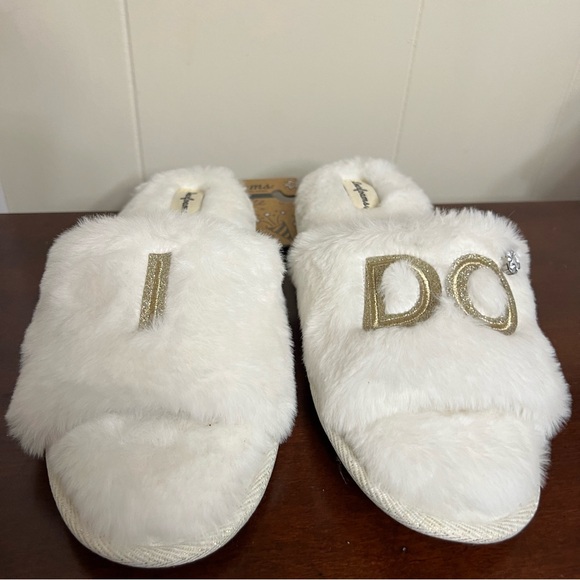 Dearfoams bridal White Fuzzy slide Slippers with Gold 'I DO' ring large 8-10 - Picture 8 of 10